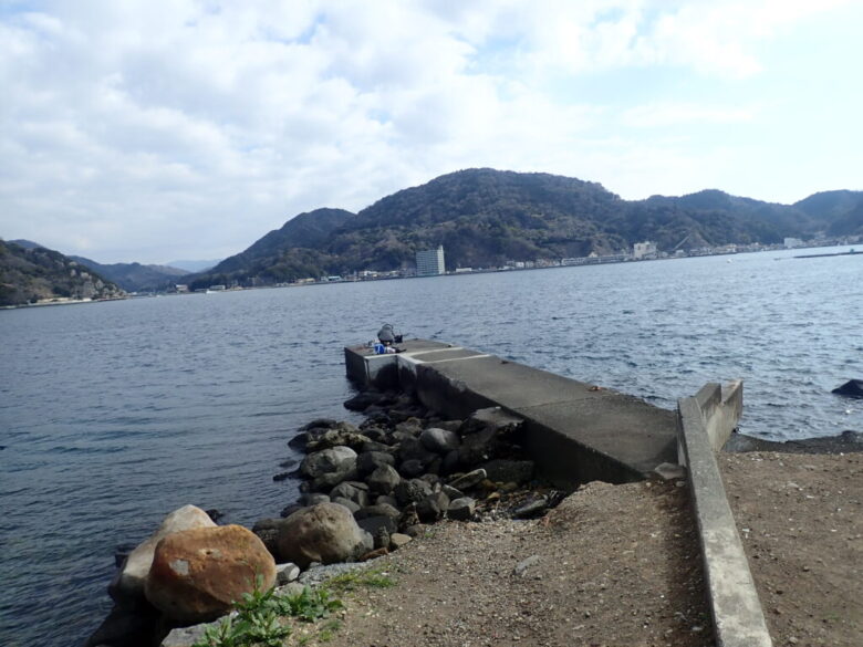長井崎　東側岸壁　釣りポイント